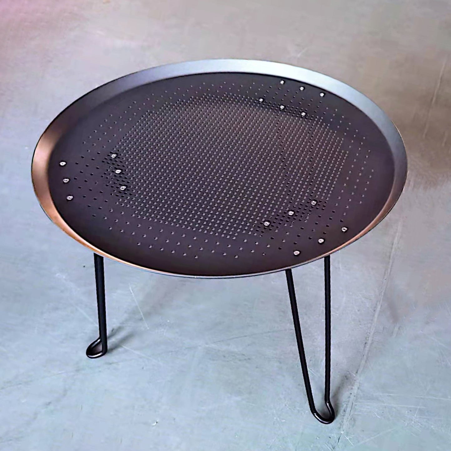 可折疊16"圓形沖孔戶外台 (陽極 / 硬膜)