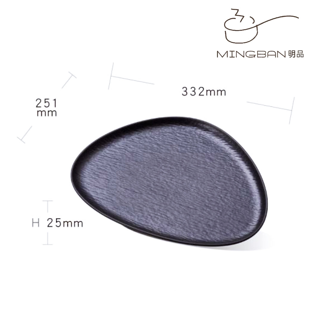 11" Melamine Triangular Plate (Black)