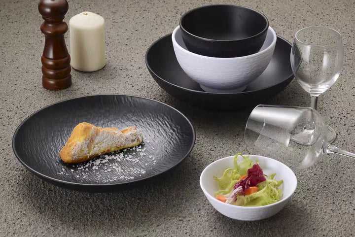 陶瓷餐具和美耐皿(防瓷)餐具 - 哪個更好？