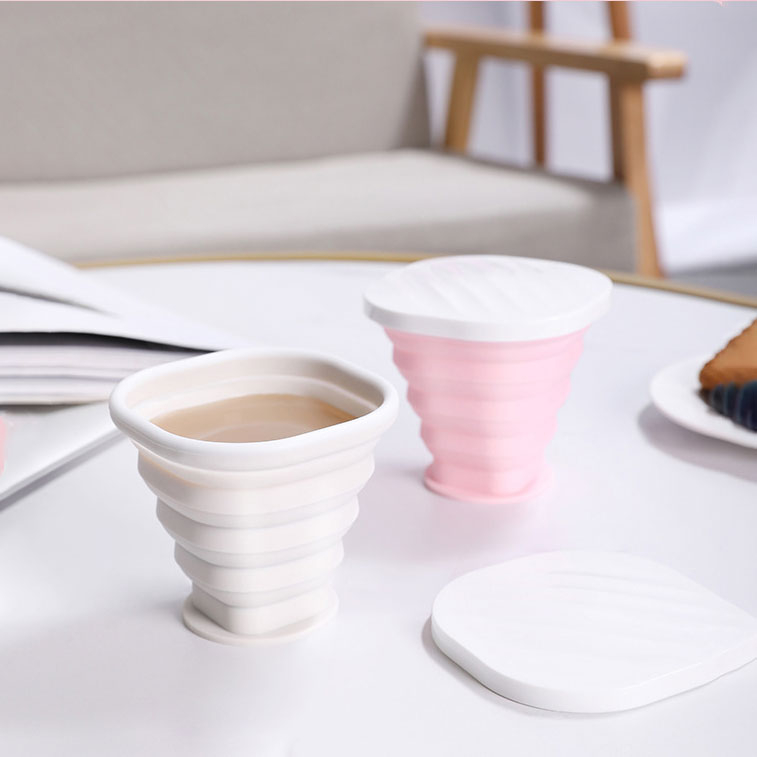 矽膠輕量便攜伸縮摺疊水杯連蓋 (200ml / 300ml)